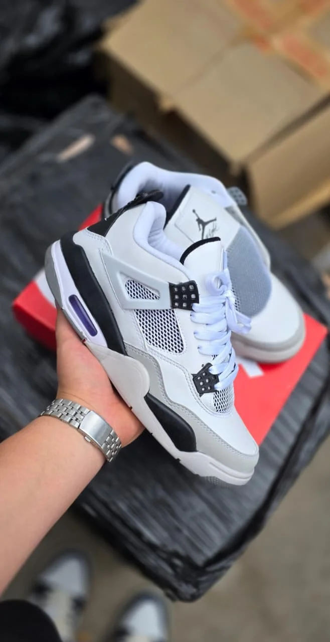 Nike Jordan Retro 4 Panda - Media 1