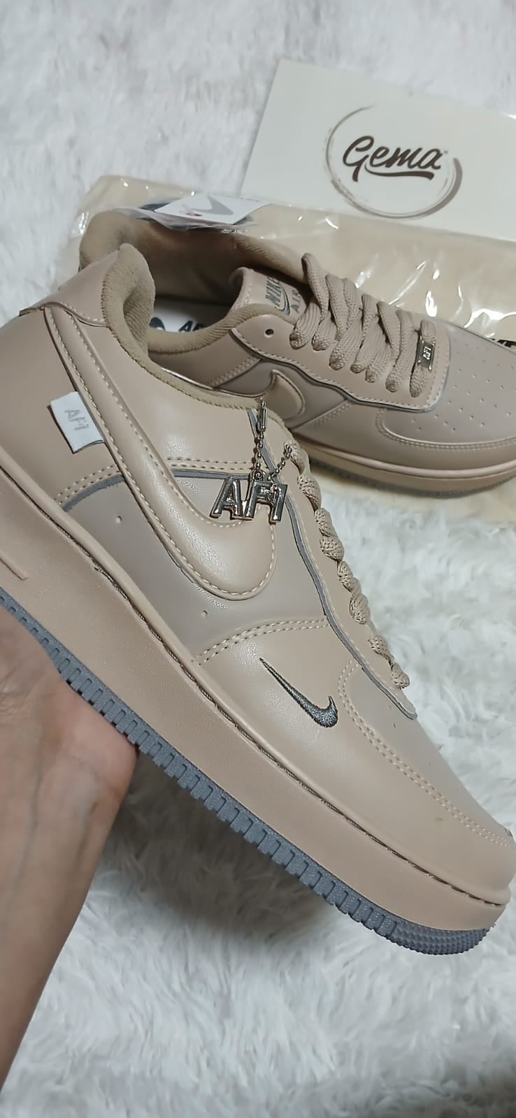 Nike Air Force Nude Grey - Media 1